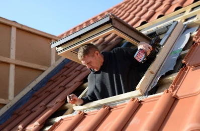 Pose de fenêtres de toit Velux à Lussac